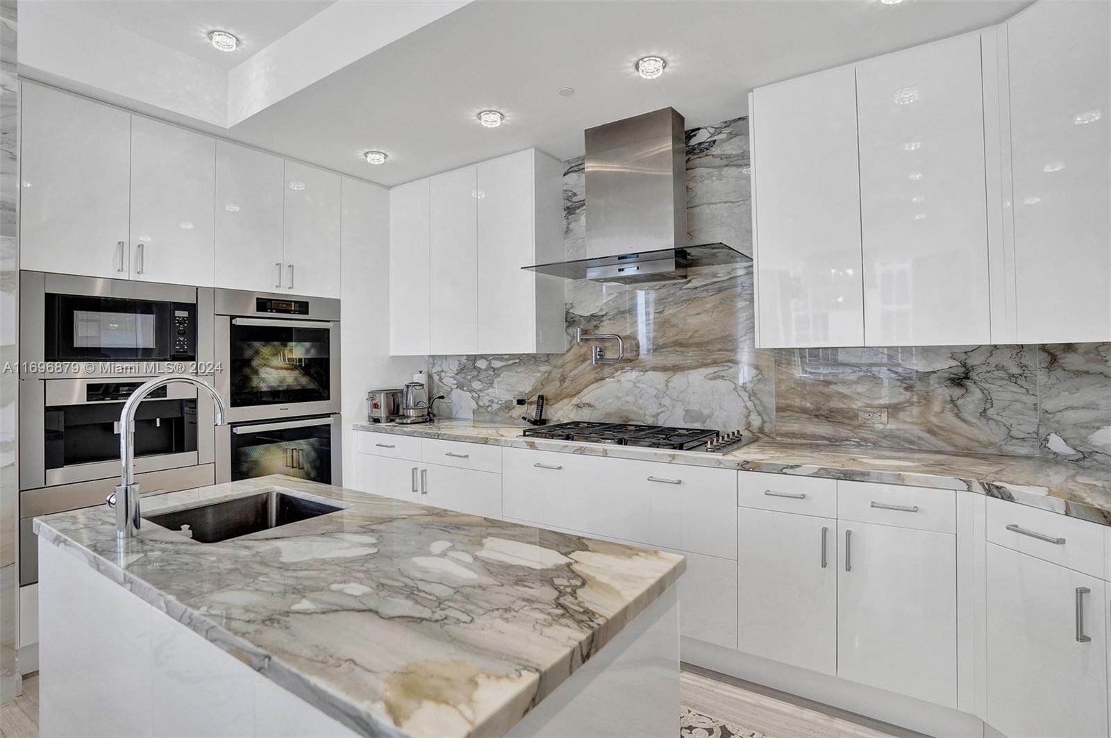 THE MANSIONS AT ACQUALINA - Residential