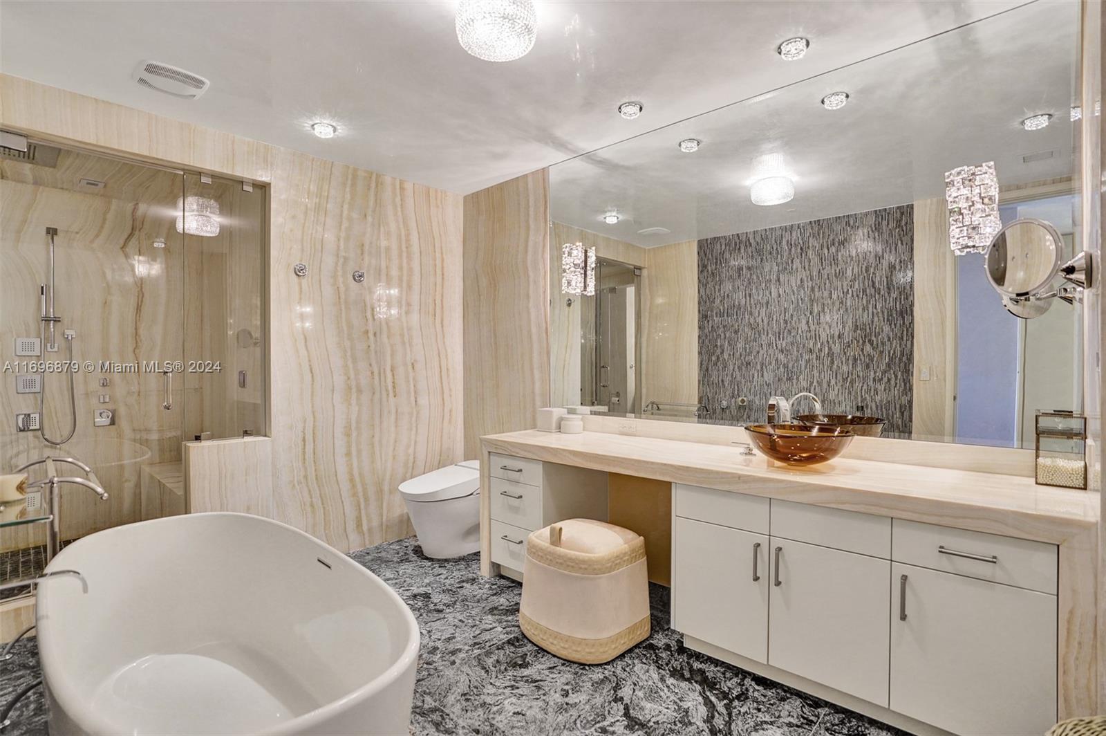 THE MANSIONS AT ACQUALINA - Residential