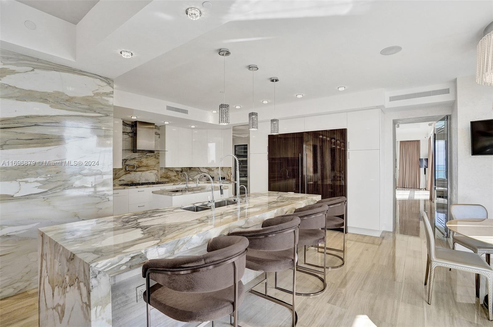 THE MANSIONS AT ACQUALINA - Residential