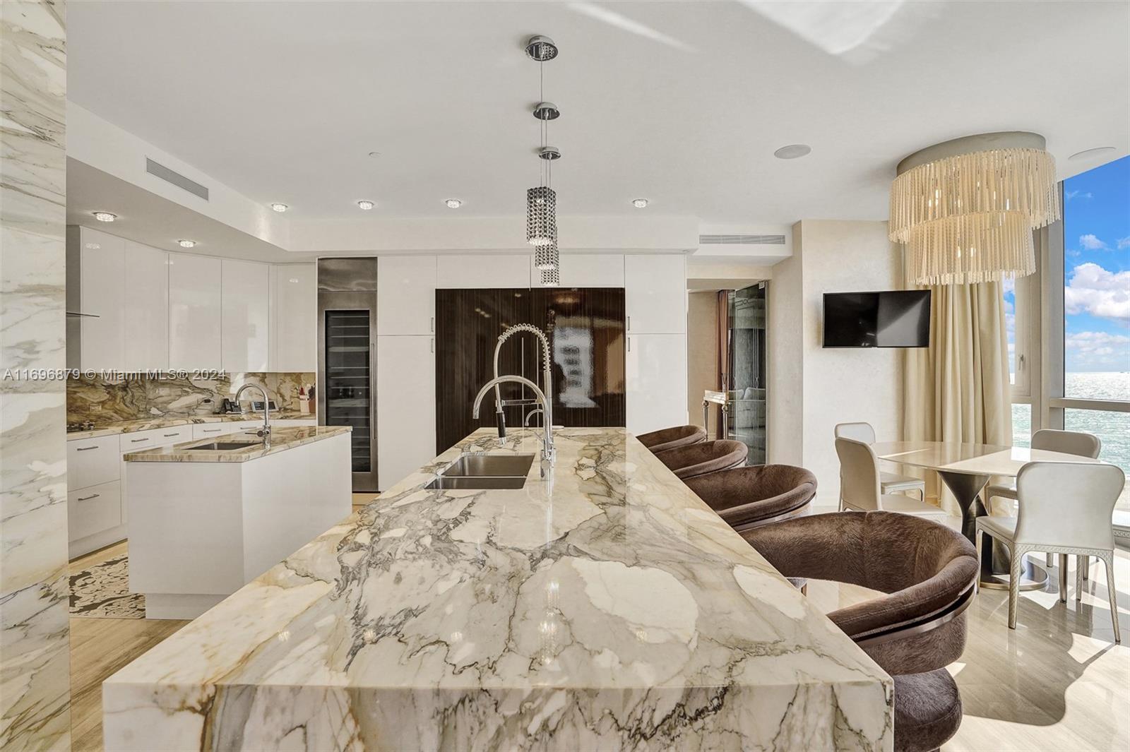 THE MANSIONS AT ACQUALINA - Residential