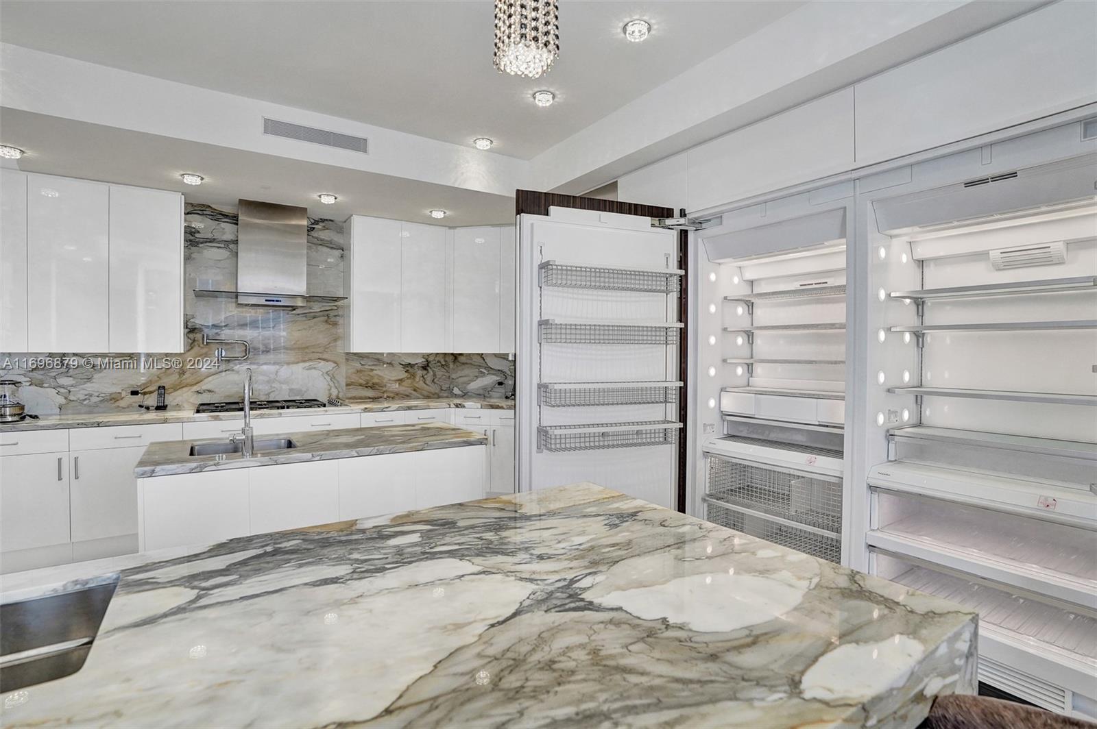 THE MANSIONS AT ACQUALINA - Residential