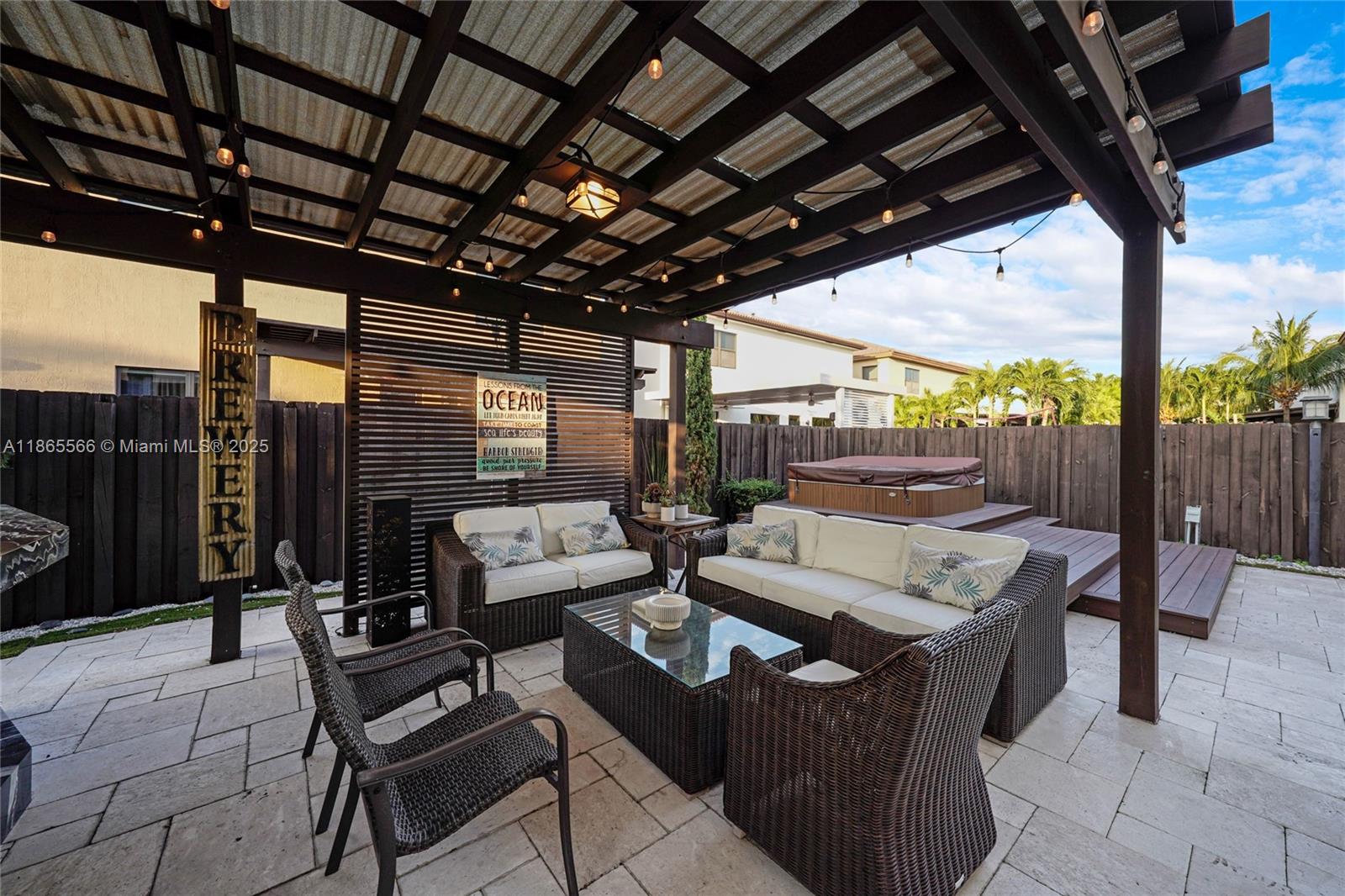 DORAL BREEZE - Residential