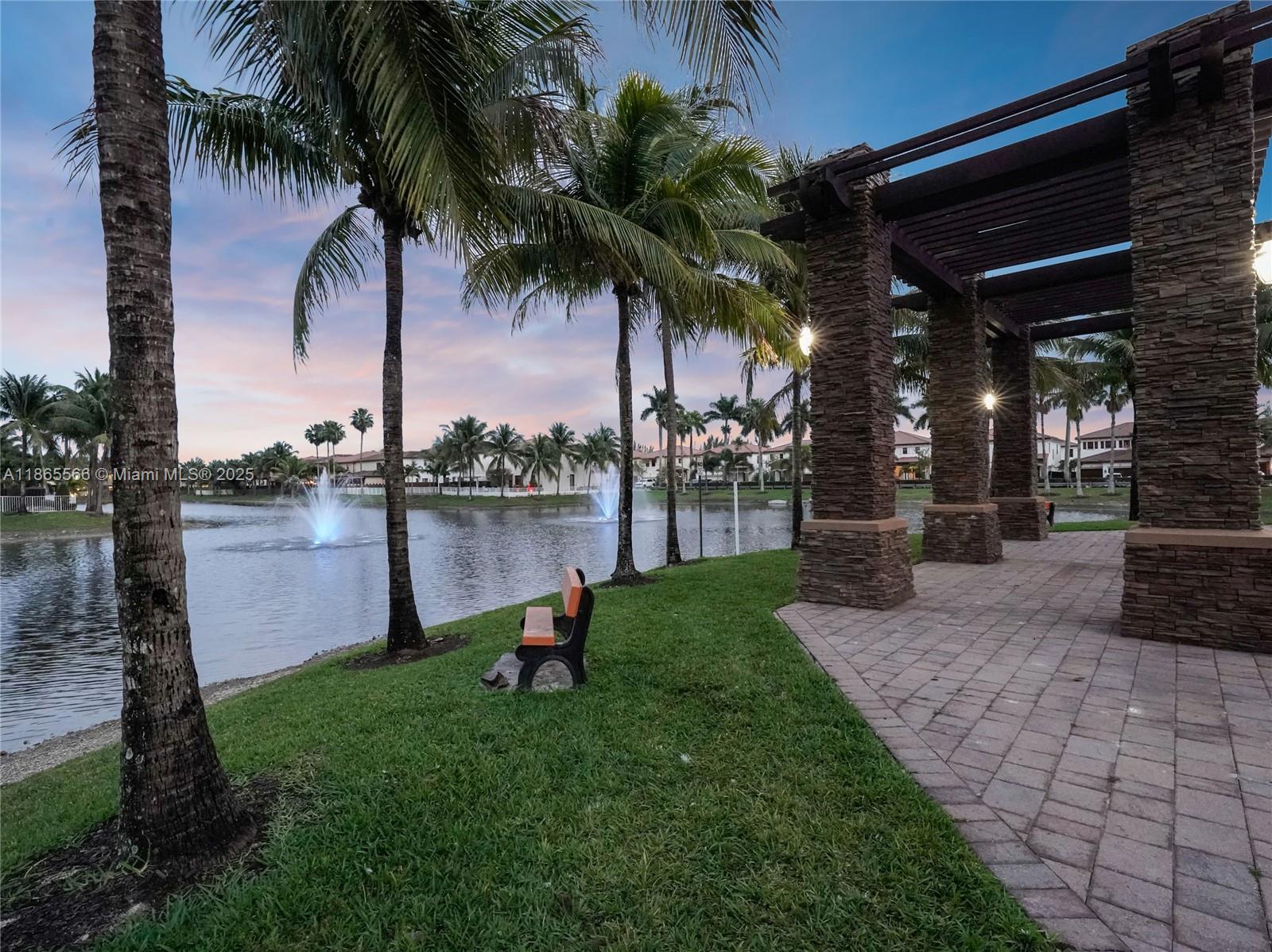 DORAL BREEZE - Residential