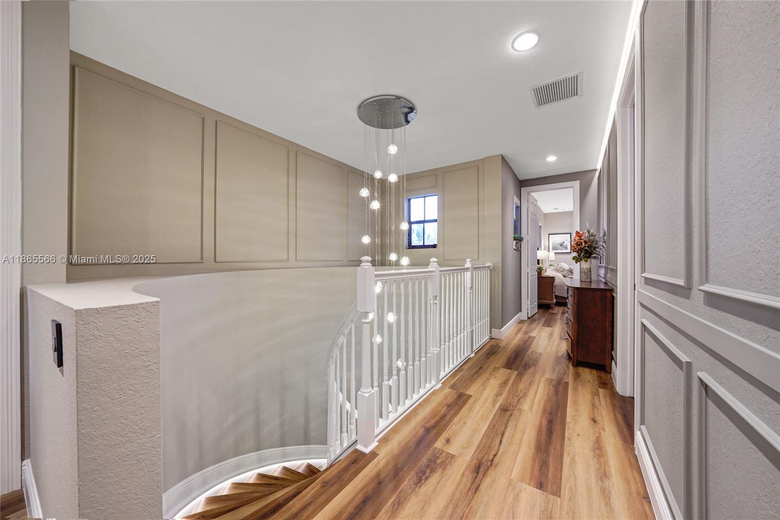 DORAL BREEZE - Residential