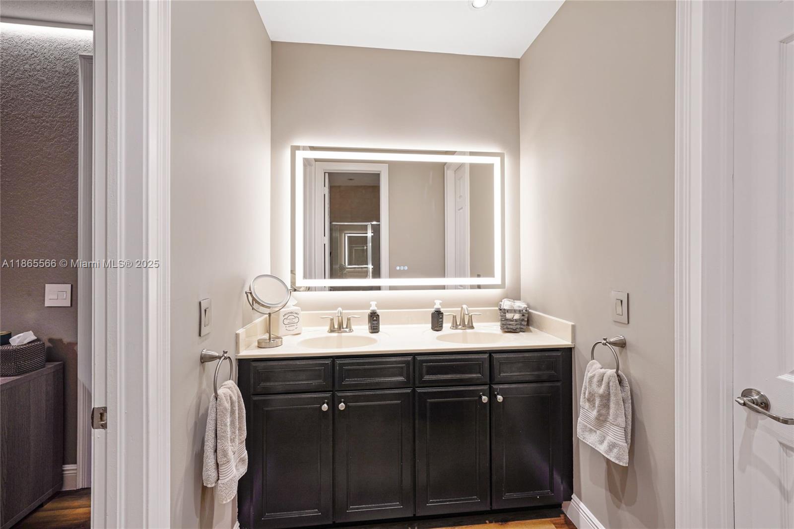 DORAL BREEZE - Residential