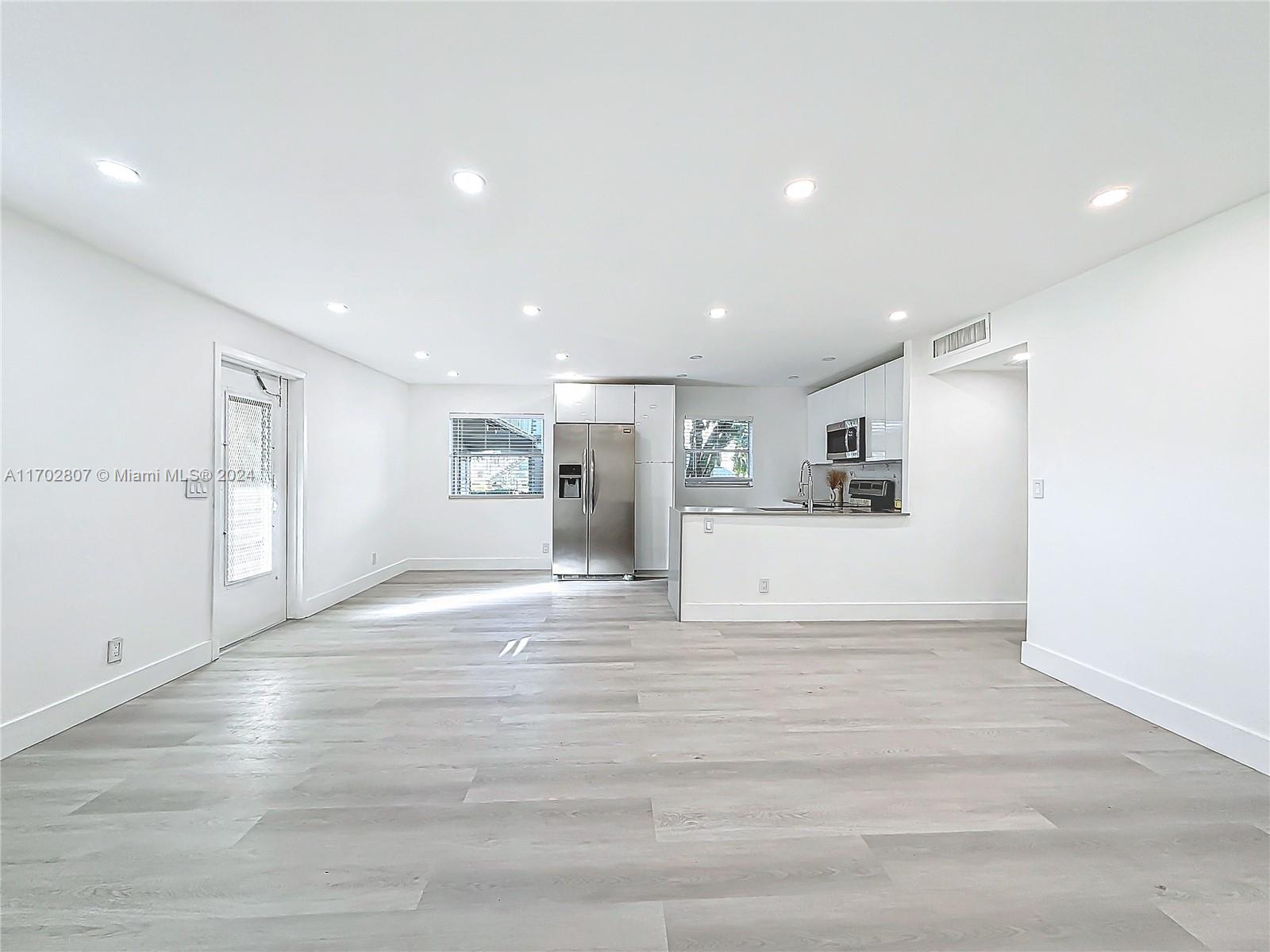 KINGS POINT MONACO CONDOS - Residential