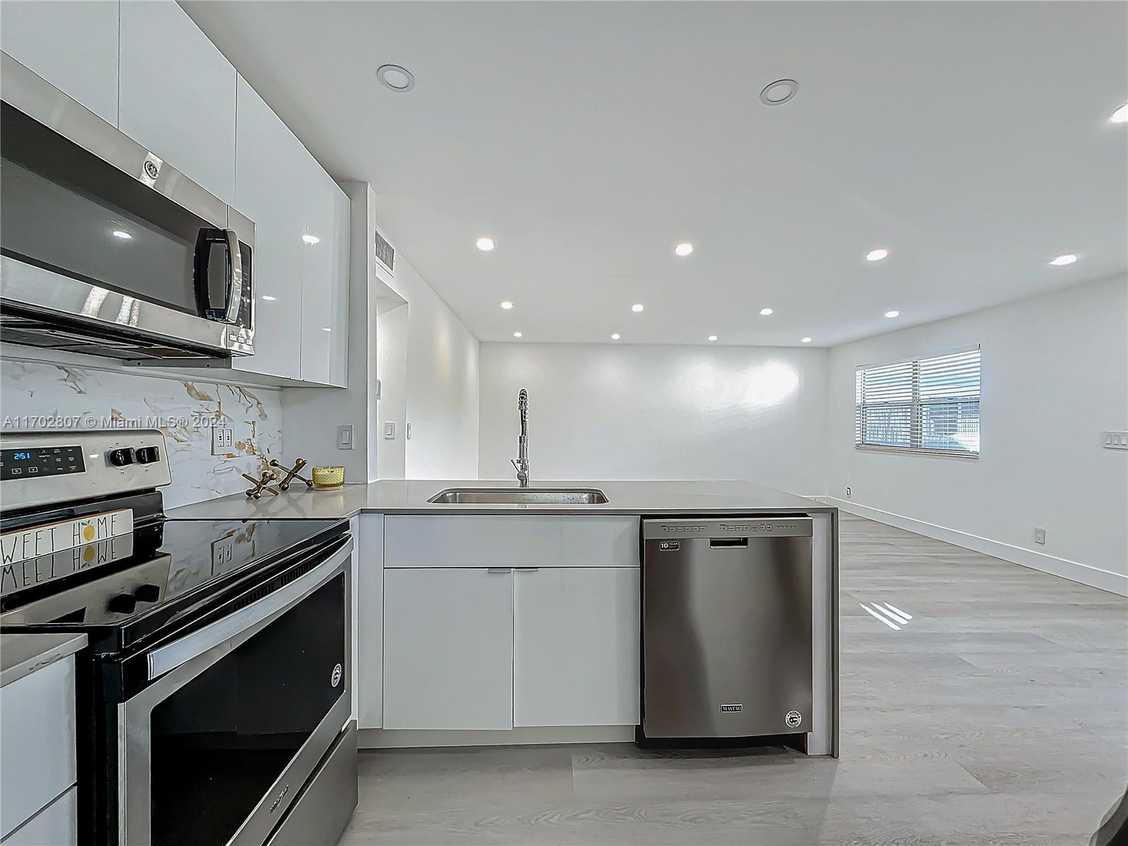 KINGS POINT MONACO CONDOS - Residential