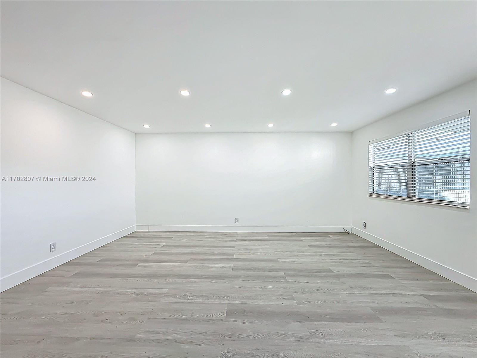 KINGS POINT MONACO CONDOS - Residential