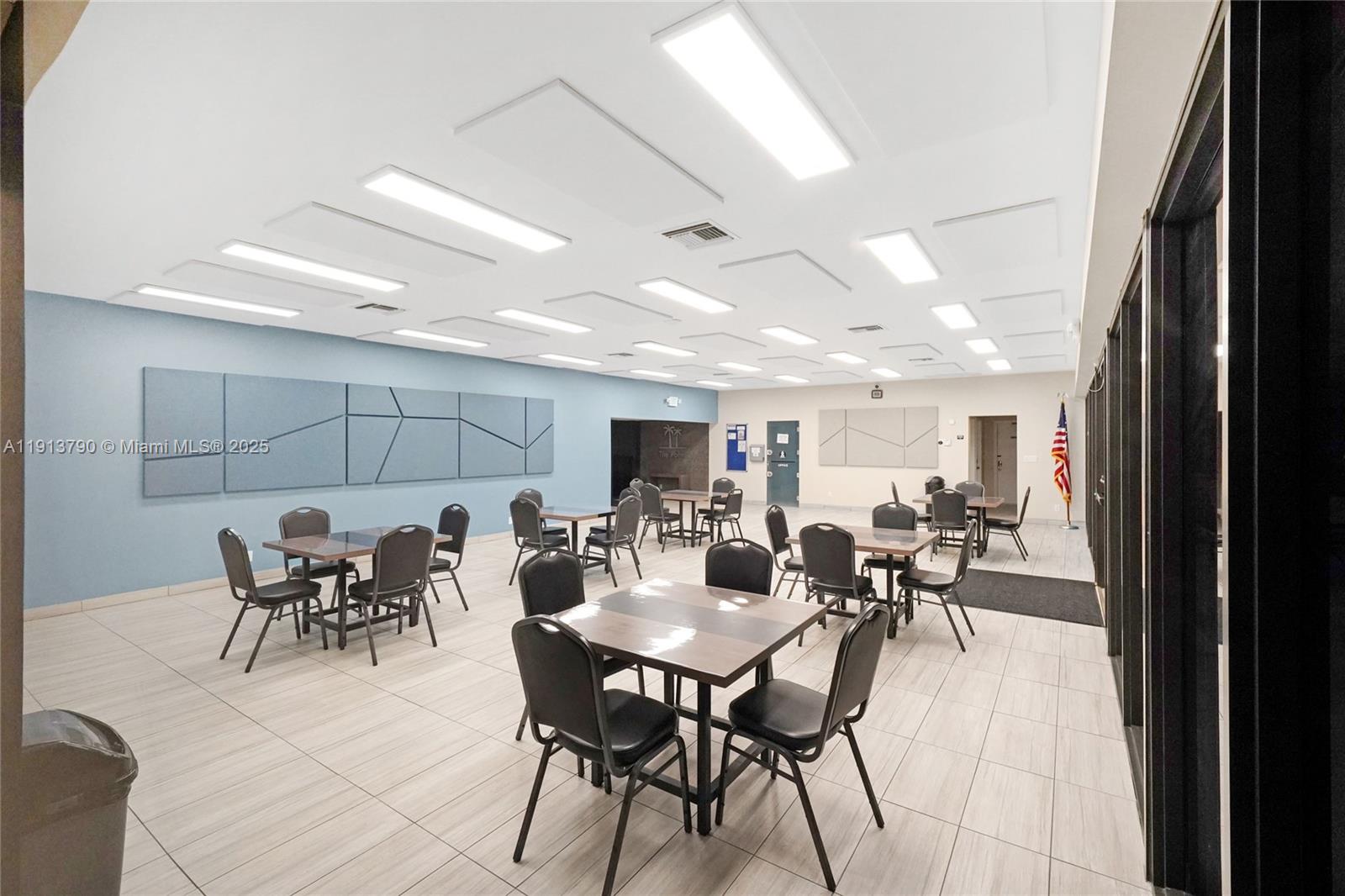 DEER CREEK COUNTRY CLUB - Residential