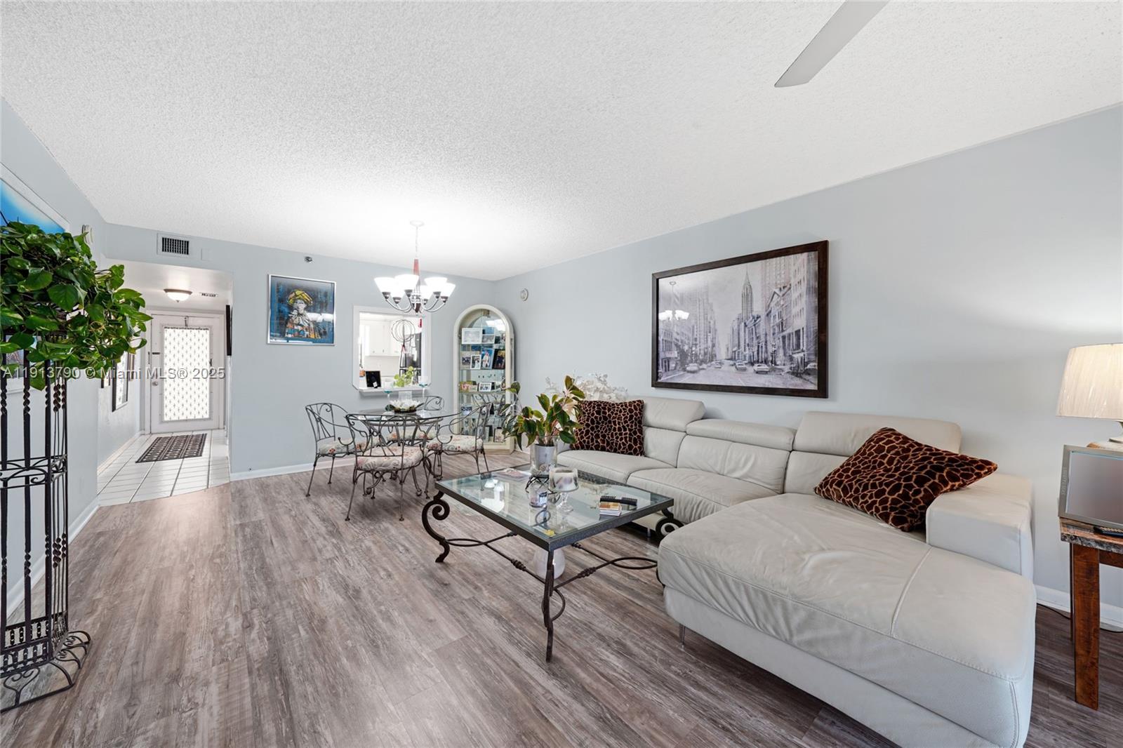 DEER CREEK COUNTRY CLUB - Residential