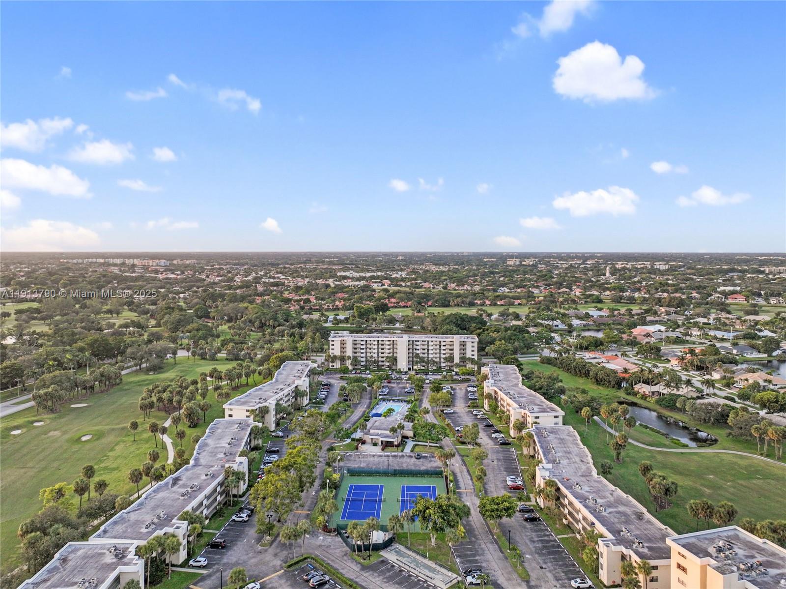 DEER CREEK COUNTRY CLUB - Residential