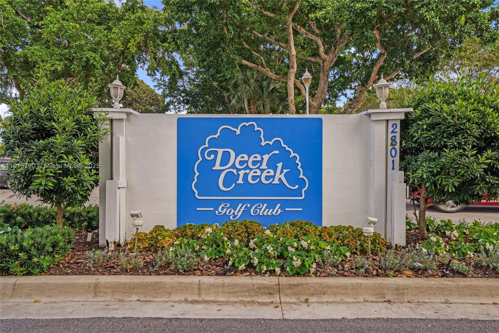 DEER CREEK COUNTRY CLUB - Residential