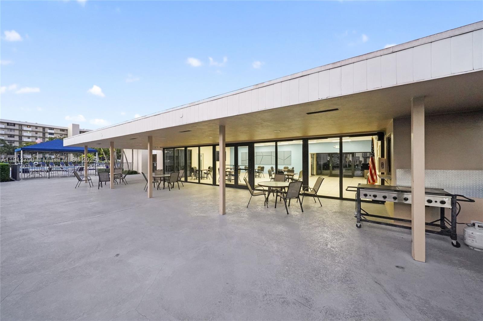 DEER CREEK COUNTRY CLUB - Residential