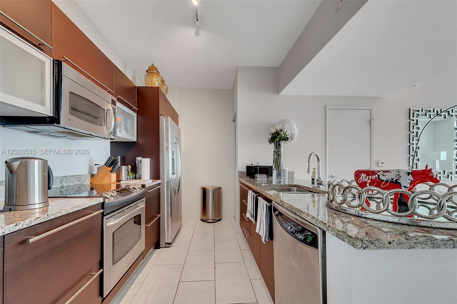 951 Brickell Ave 2406