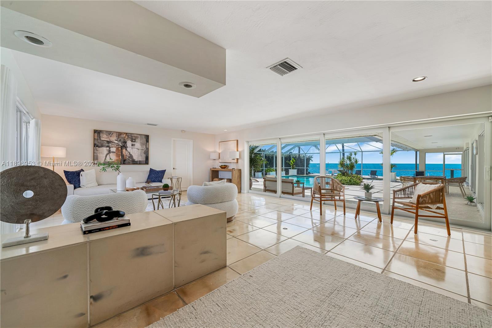 MASHTA ISLAND - Residential