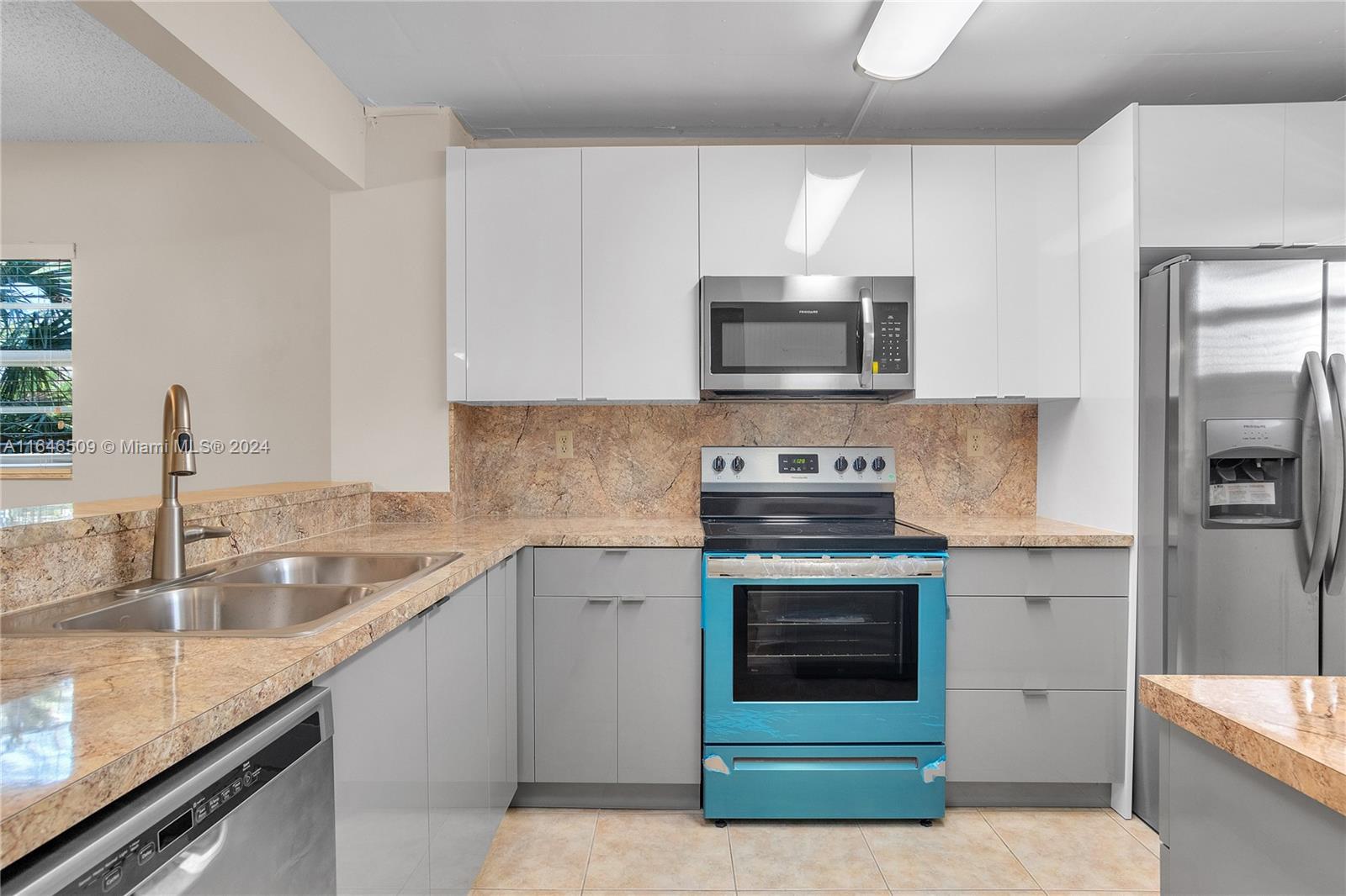 Property for Sale at 1100 Nw 87th Ave 308, Coral Springs, Broward County, Florida - Bedrooms: 2 
Bathrooms: 2  - $185,000