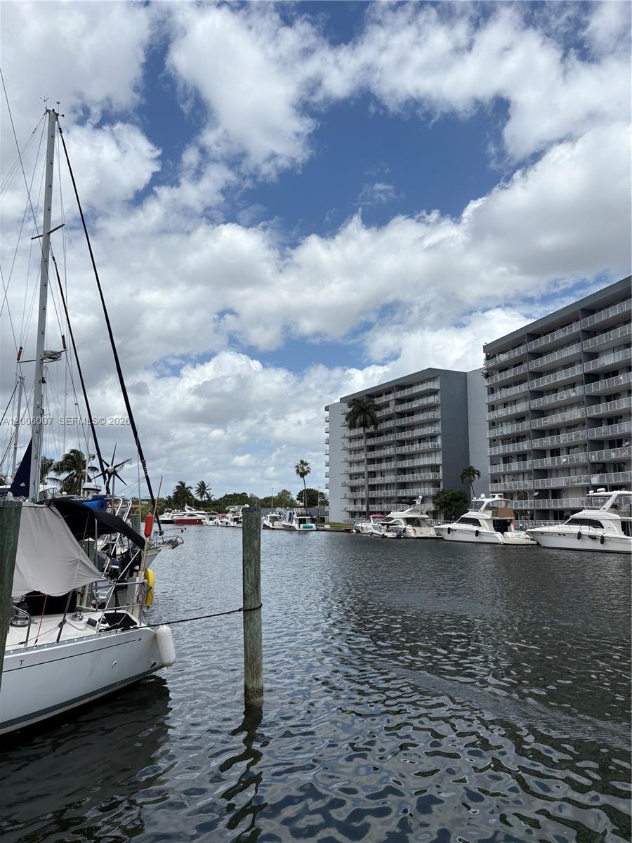 2415 NW 16th St Rd #11