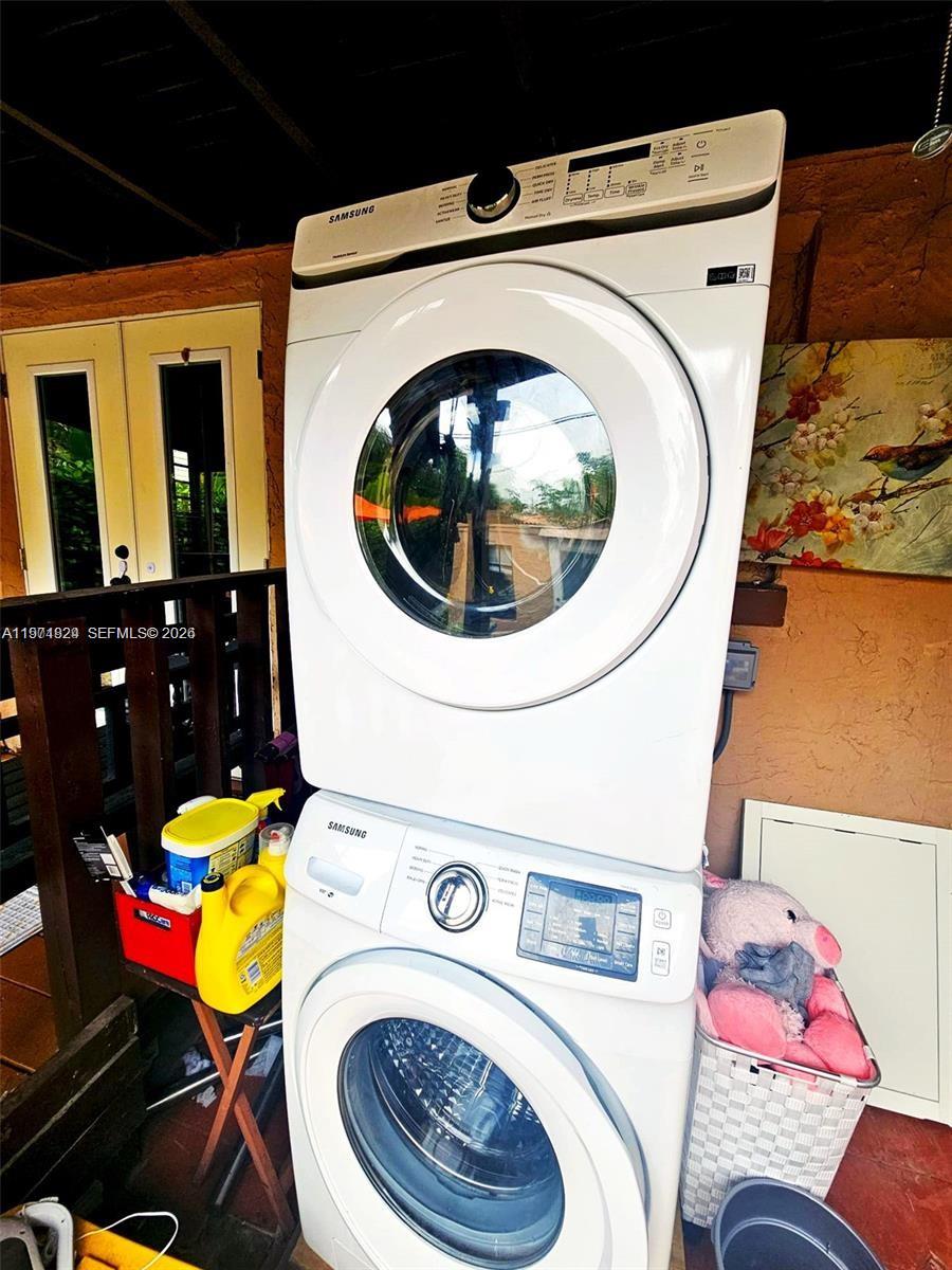 CORAL GABLES SEC E - Residential Lease