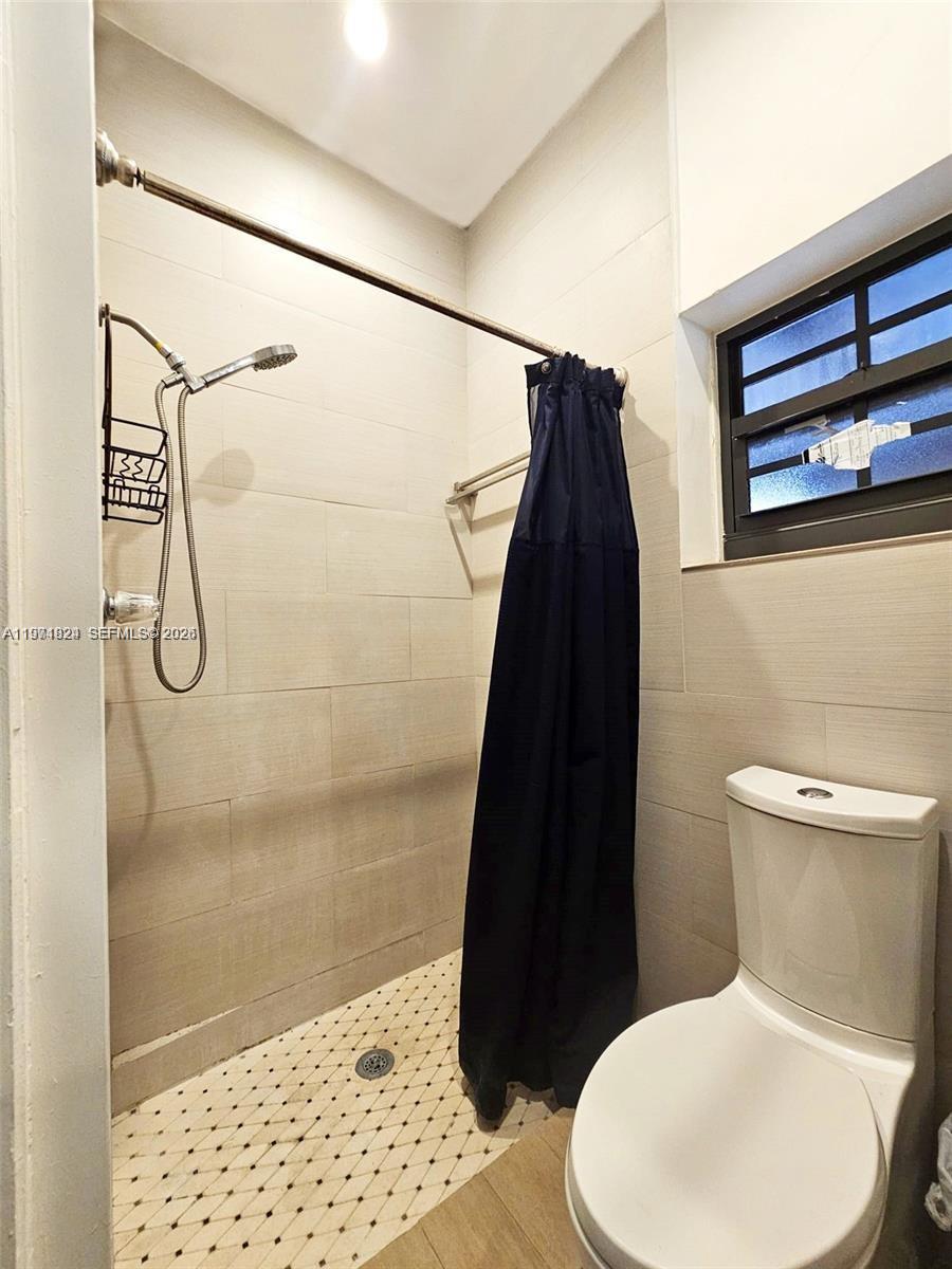 CORAL GABLES SEC E - Residential Lease