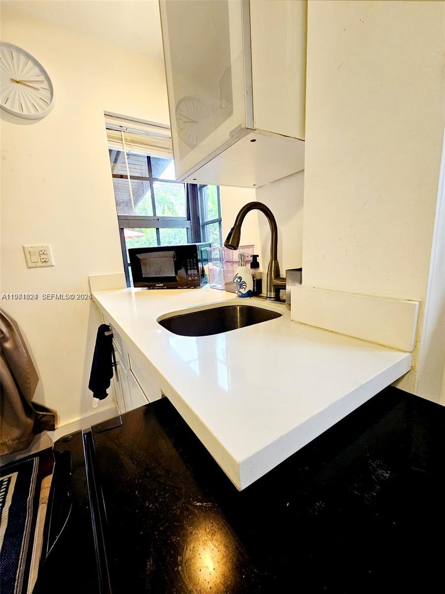 CORAL GABLES SEC E - Residential Lease