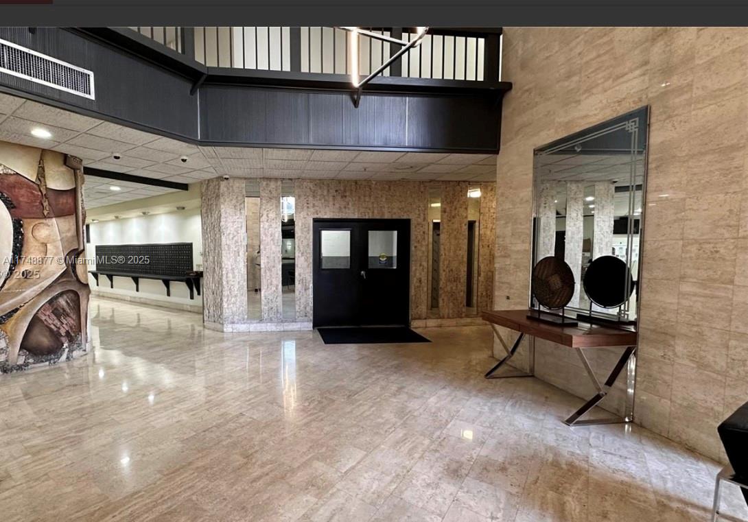 COMMODORE PLAZA CONDO - Residential