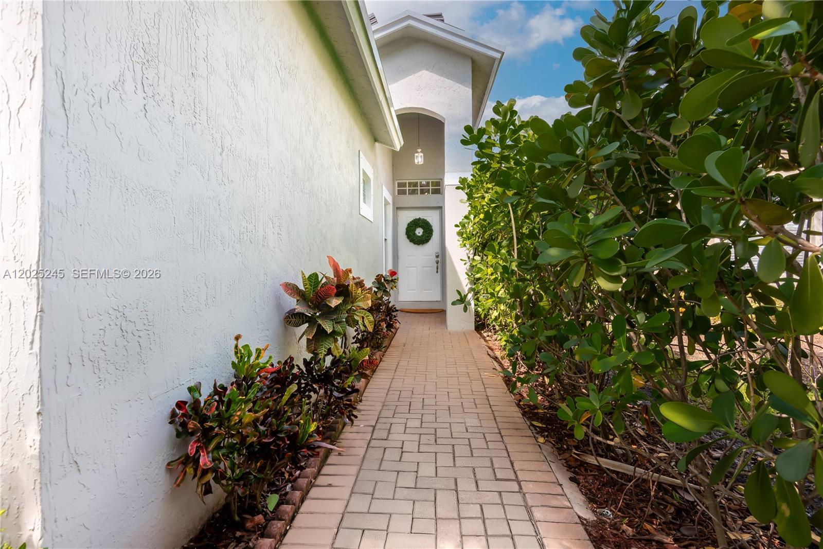SAPPHIRE SHORES-SAPPHIRE - Residential