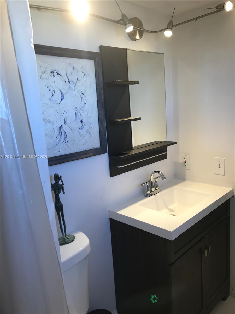 THE SAILS CONDO - Residential Lease
