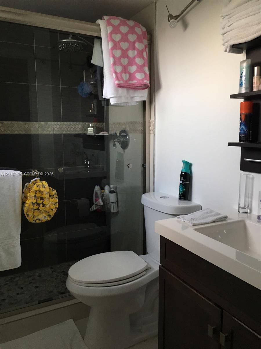 THE SAILS CONDO - Residential Lease