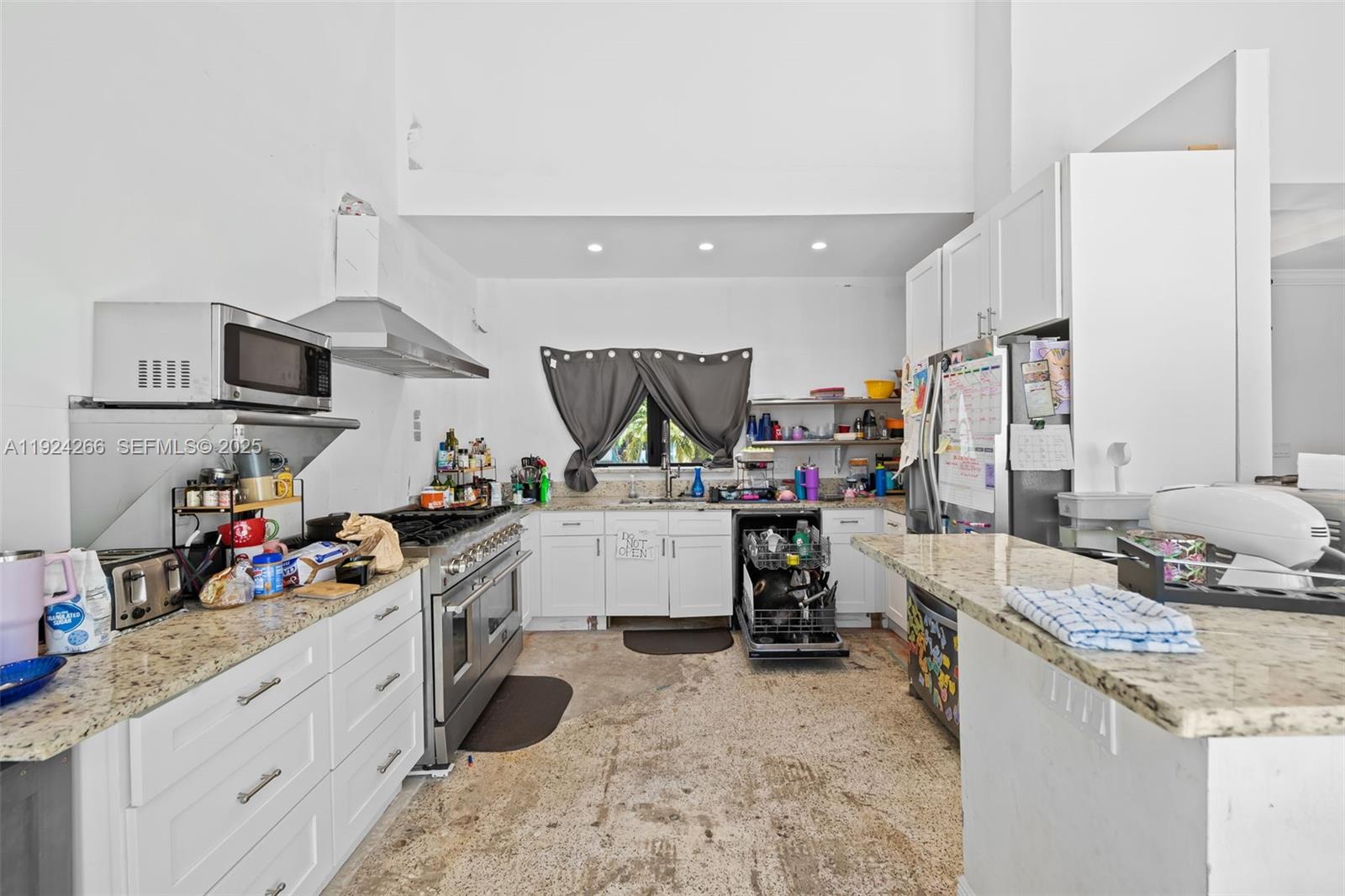 IMPERIAL POINT - Residential