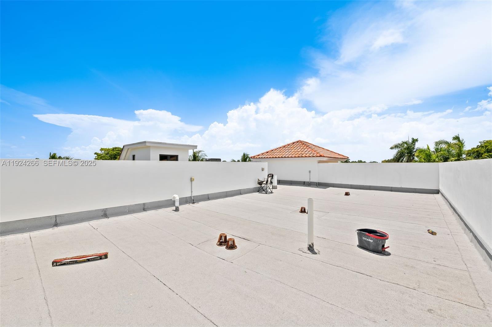 IMPERIAL POINT - Residential