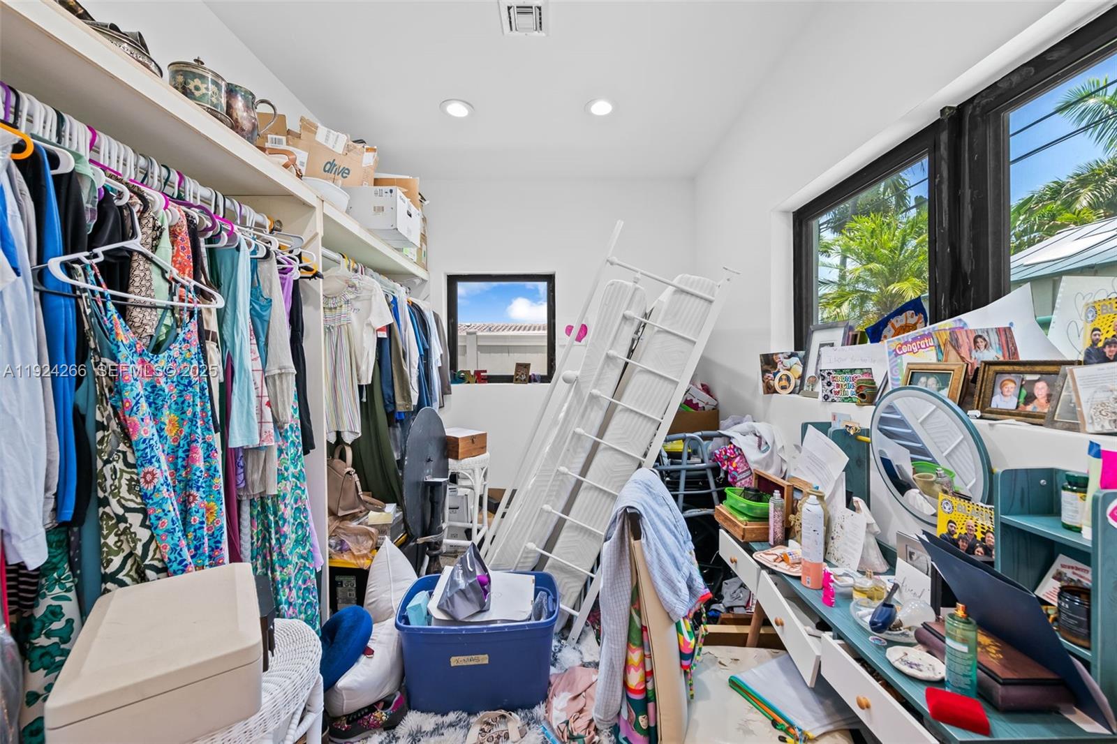 IMPERIAL POINT - Residential