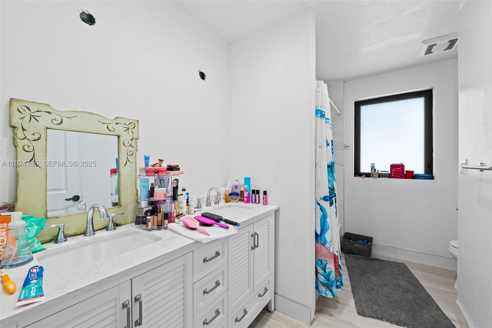 IMPERIAL POINT - Residential