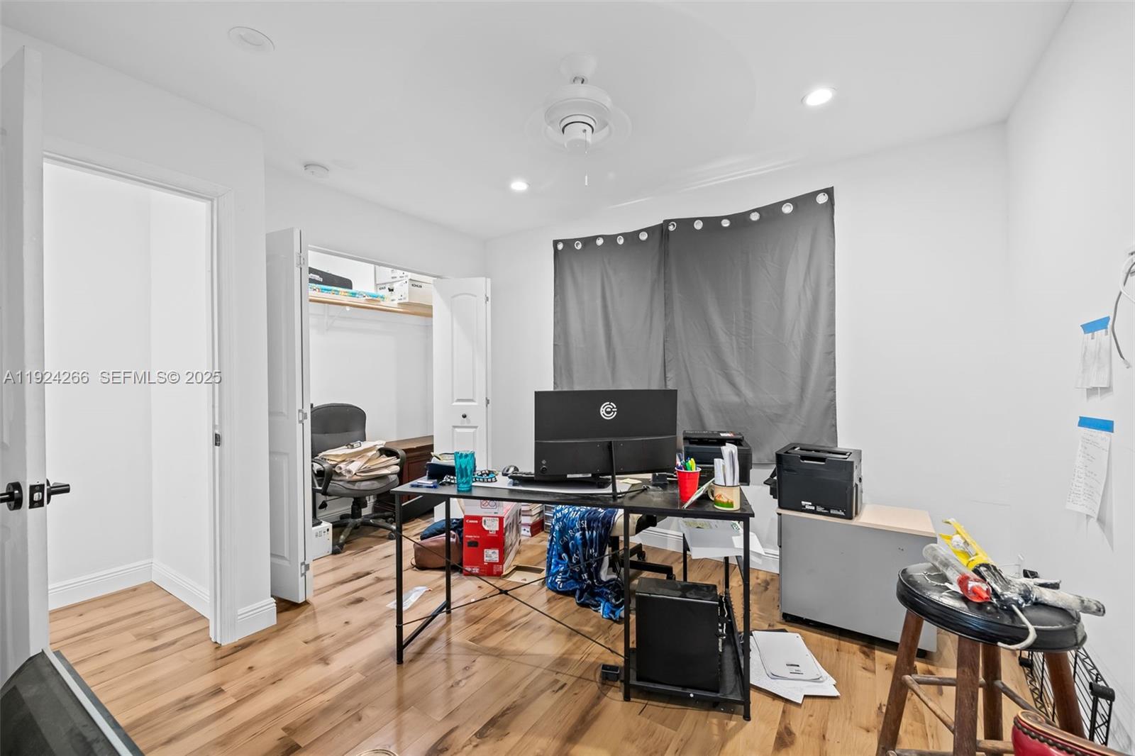 IMPERIAL POINT - Residential