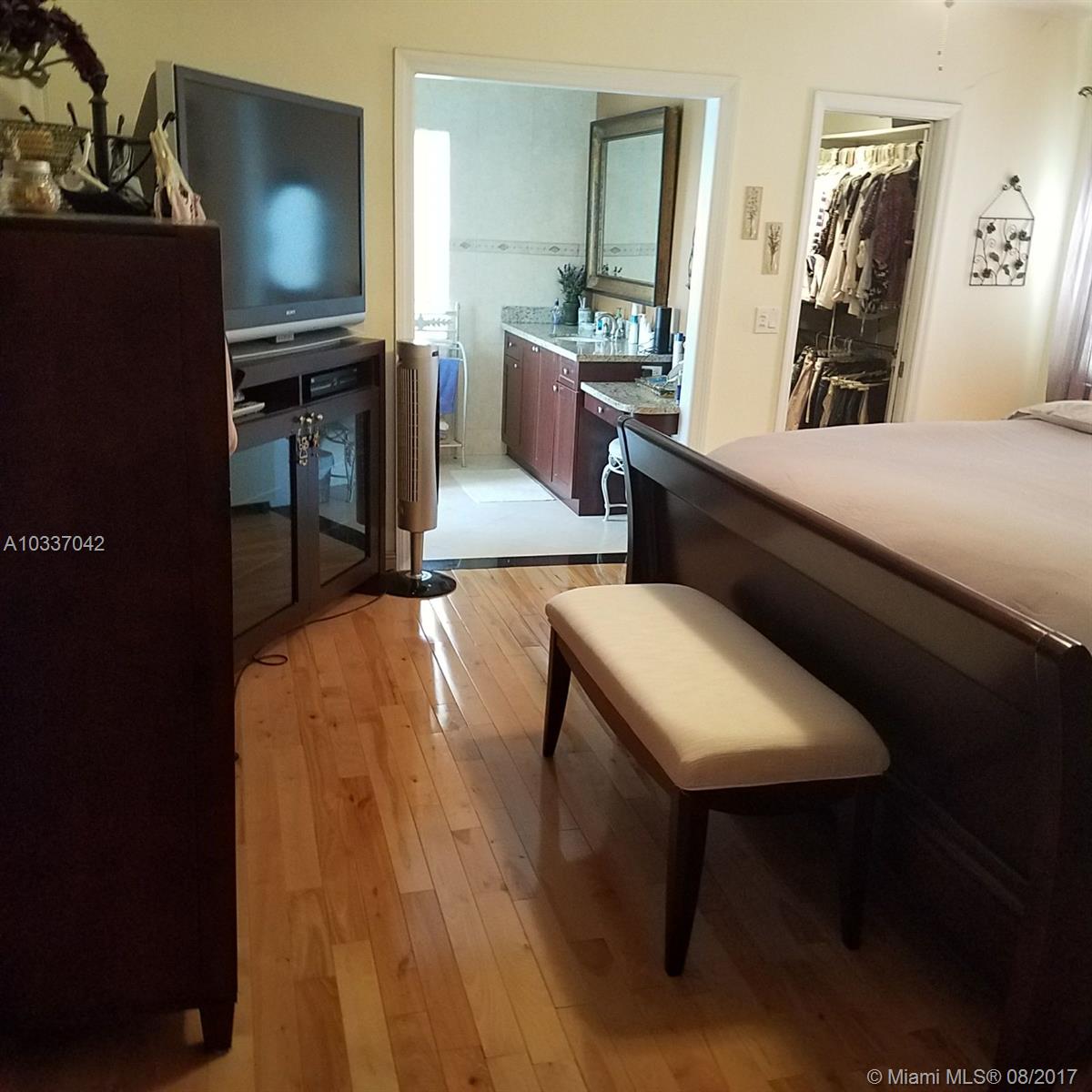 HOLLYWOOD HILLS 1965 - Residential