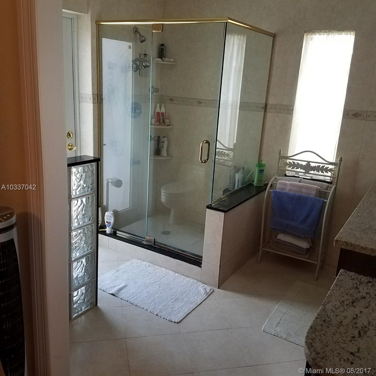 HOLLYWOOD HILLS 1965 - Residential