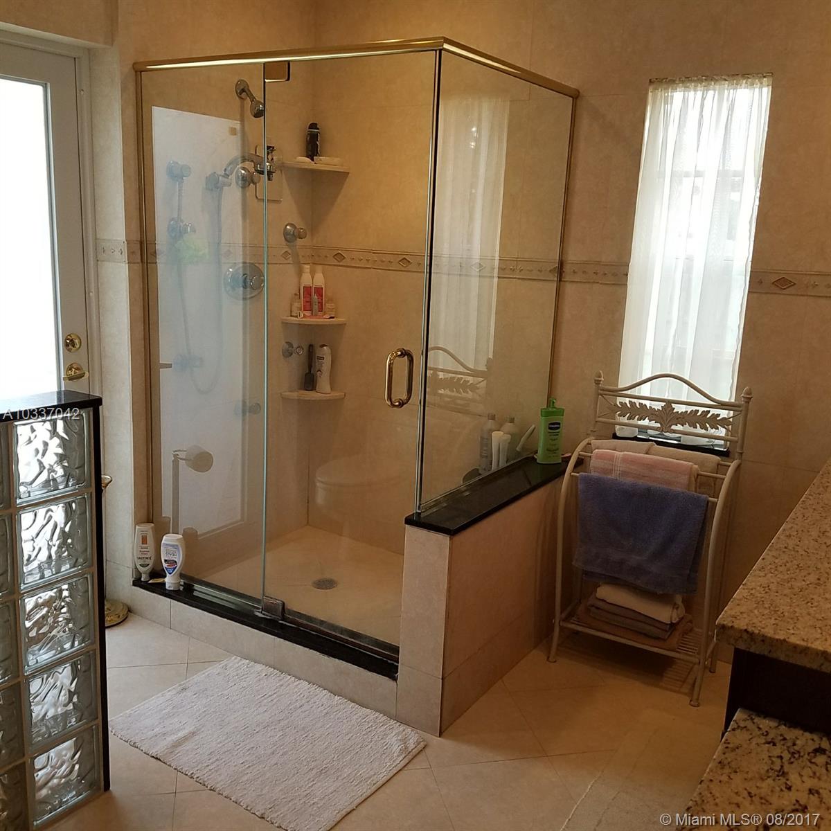 HOLLYWOOD HILLS 1965 - Residential