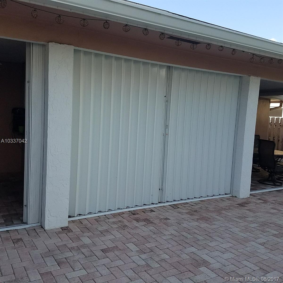 HOLLYWOOD HILLS 1965 - Residential