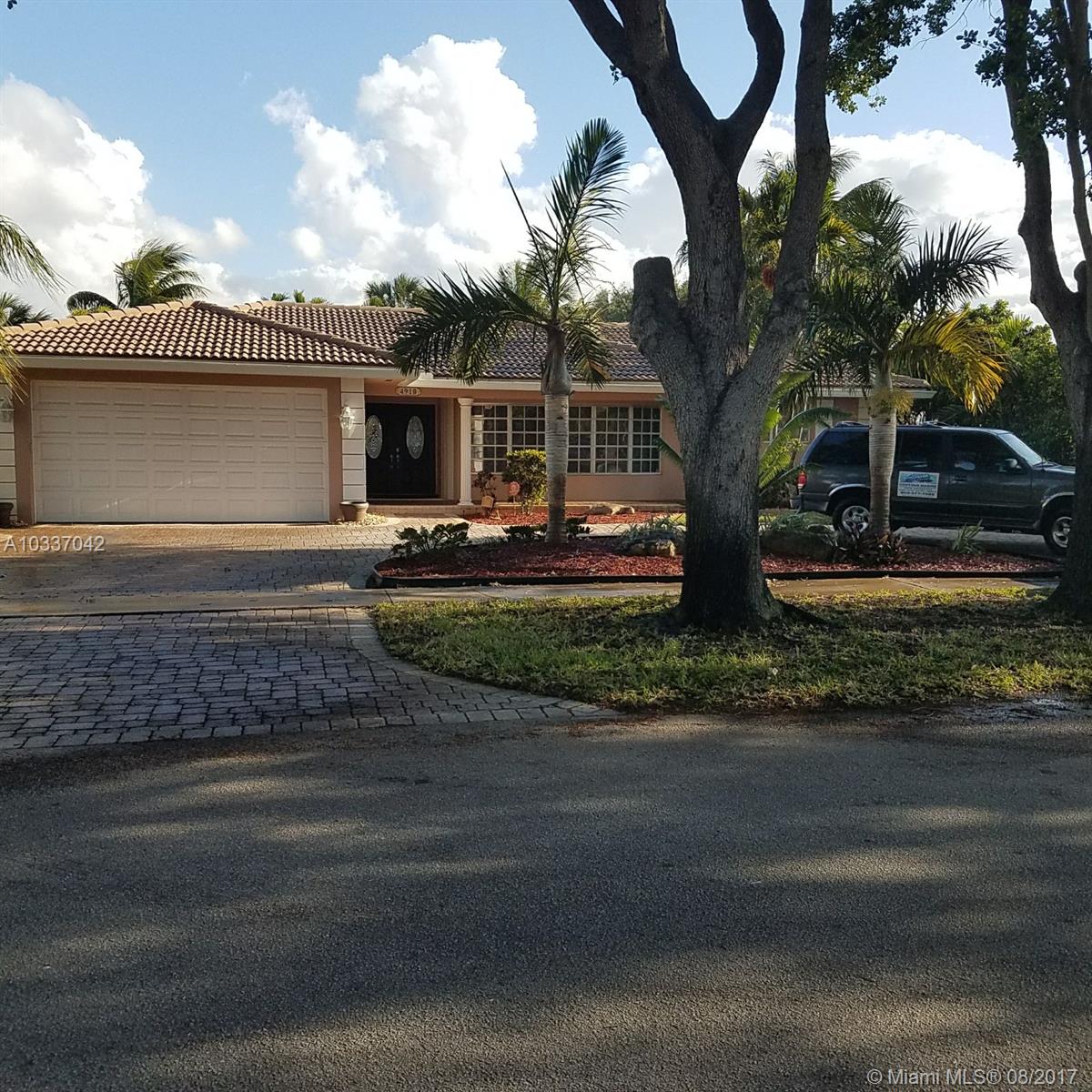 HOLLYWOOD HILLS 1965 - Residential