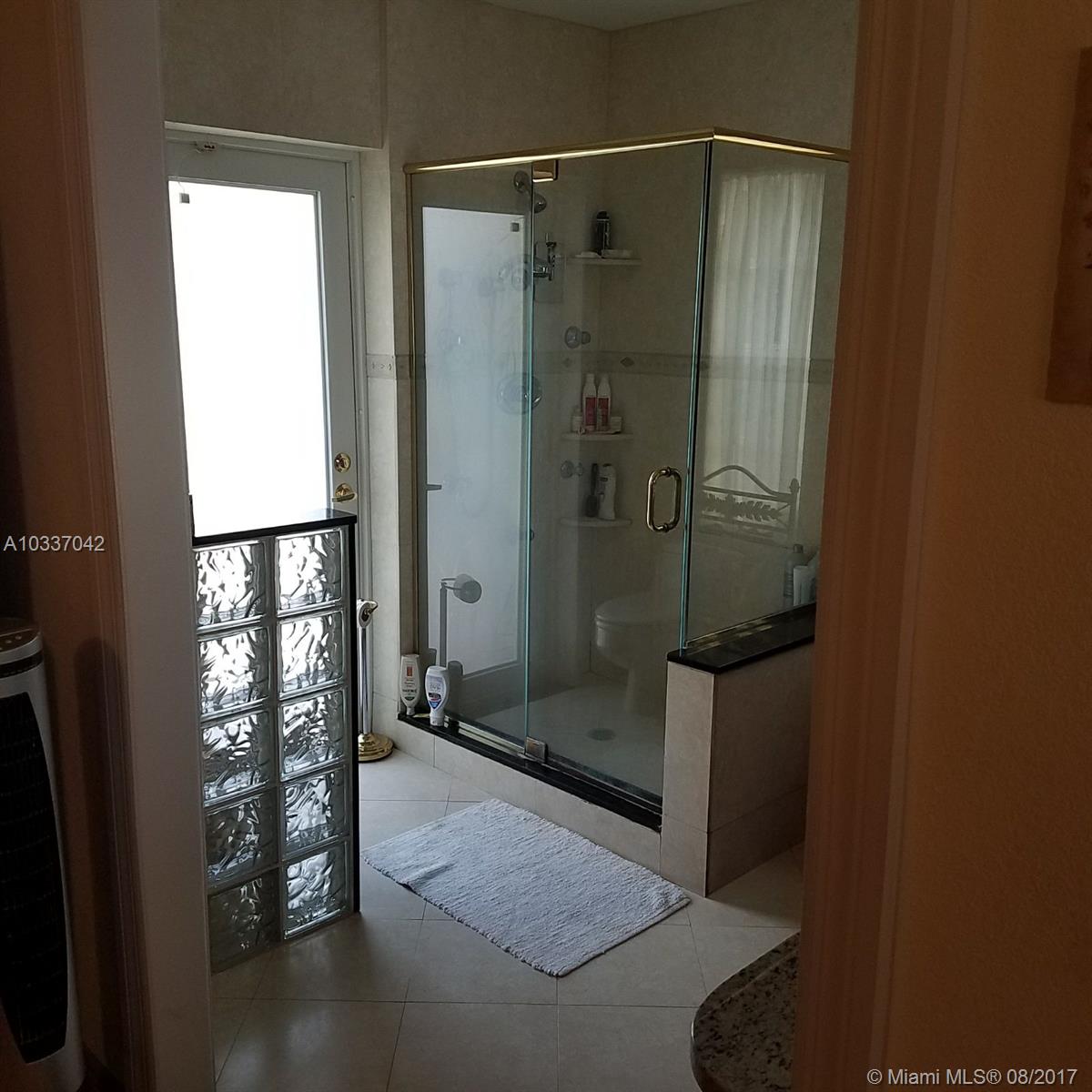 HOLLYWOOD HILLS 1965 - Residential