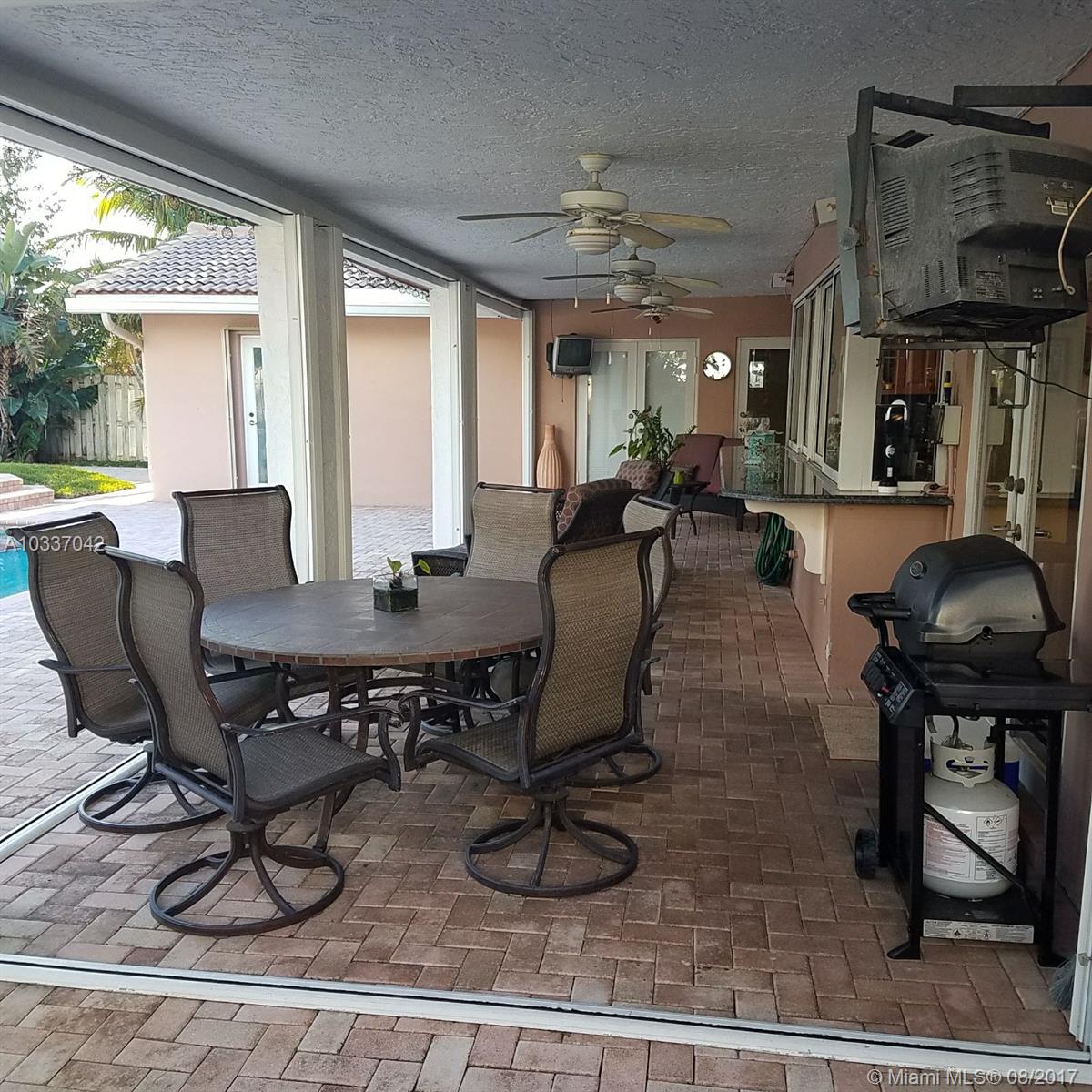 HOLLYWOOD HILLS 1965 - Residential