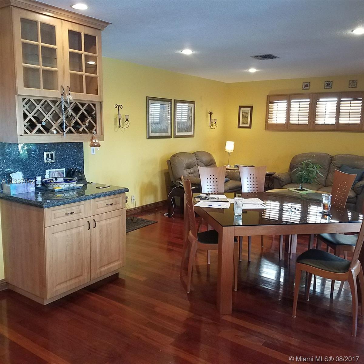 HOLLYWOOD HILLS 1965 - Residential