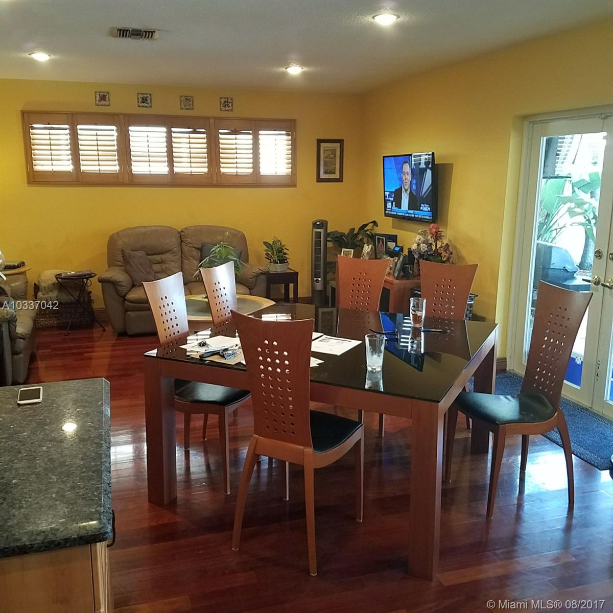 HOLLYWOOD HILLS 1965 - Residential