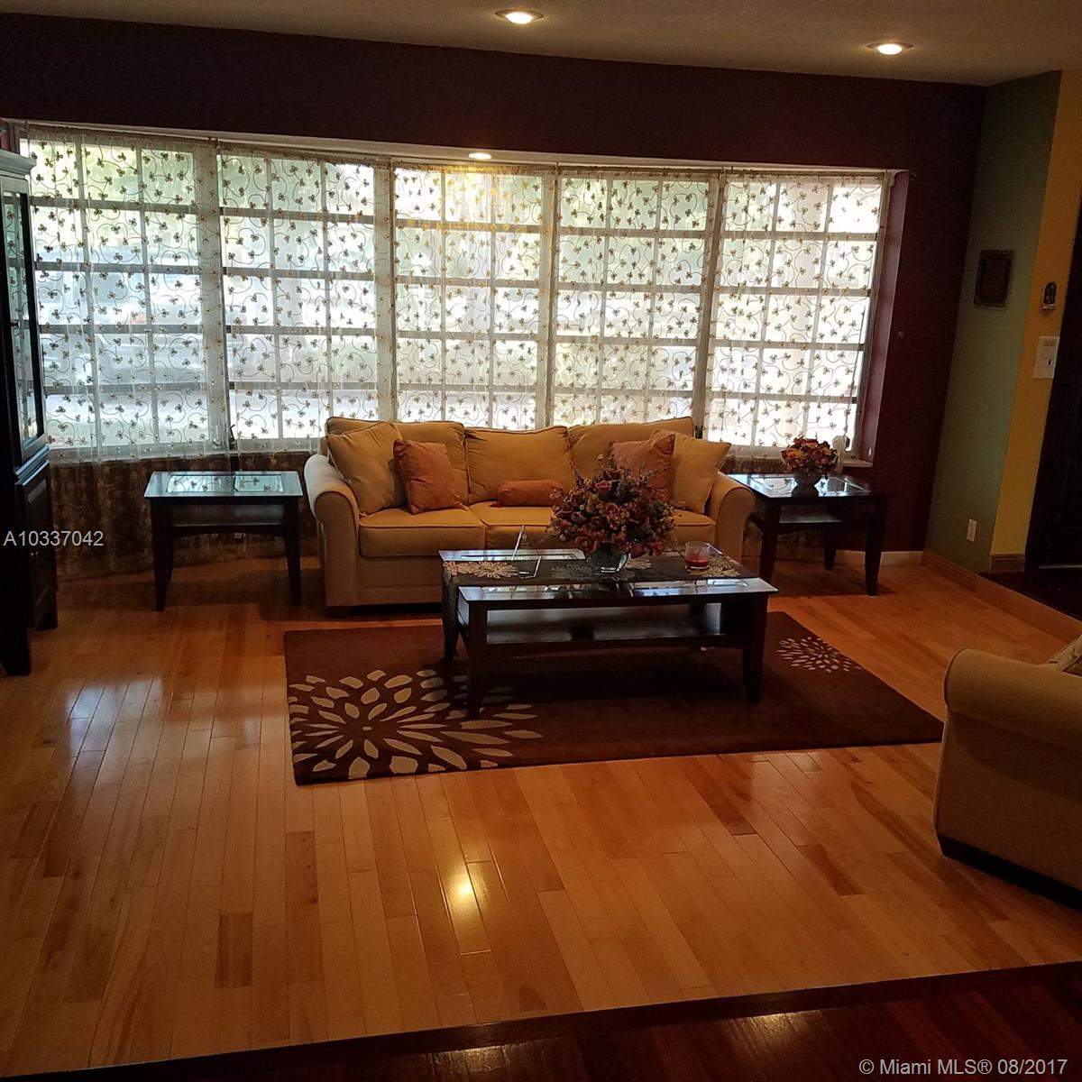 HOLLYWOOD HILLS 1965 - Residential