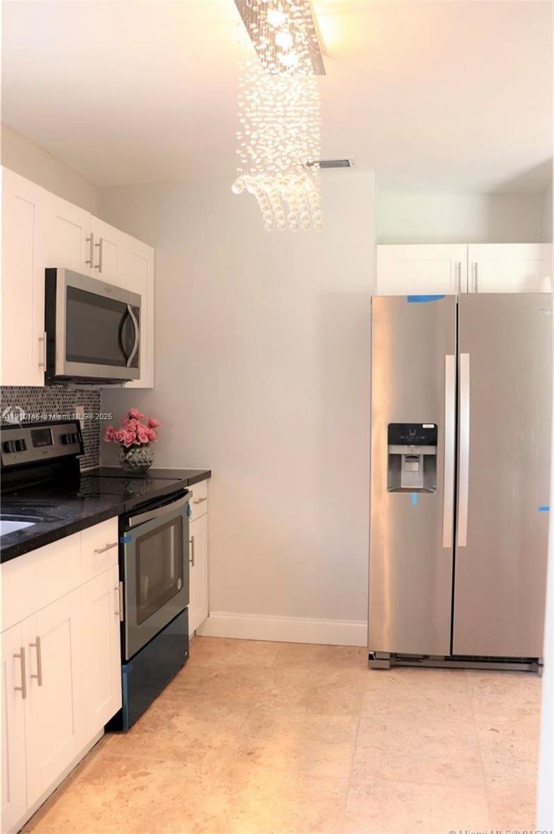 TWIN LAKES HOMES - Residential