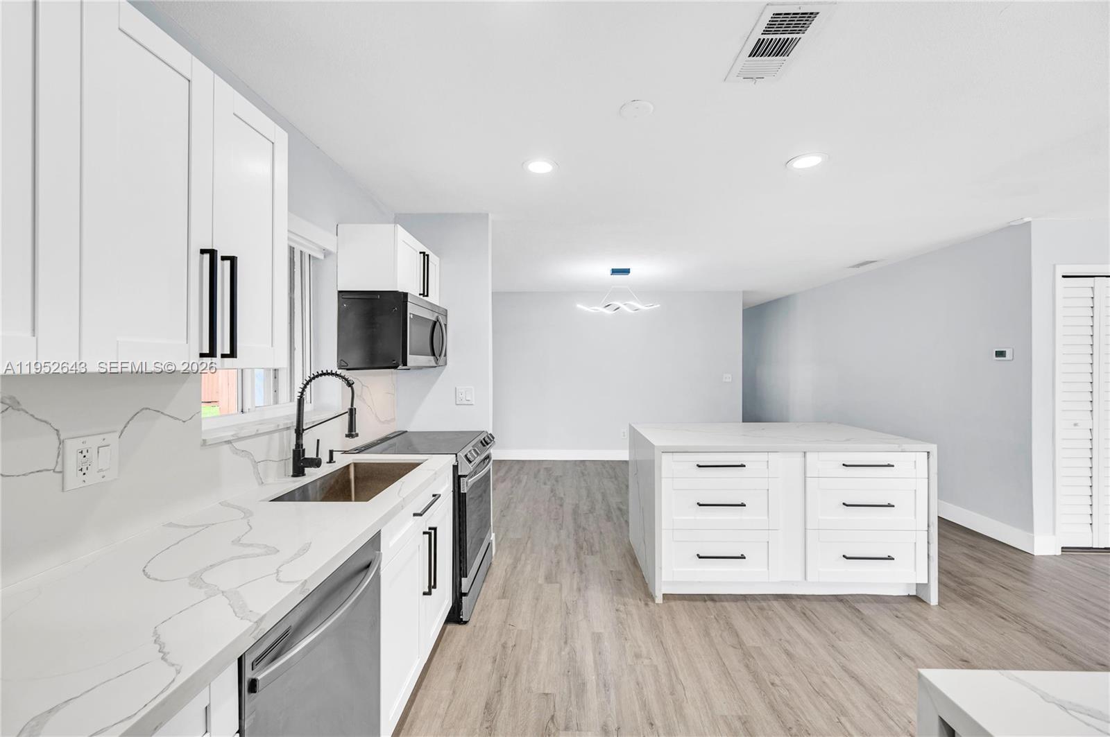 RAMBLING WOODS SUBDIVISIO - Residential