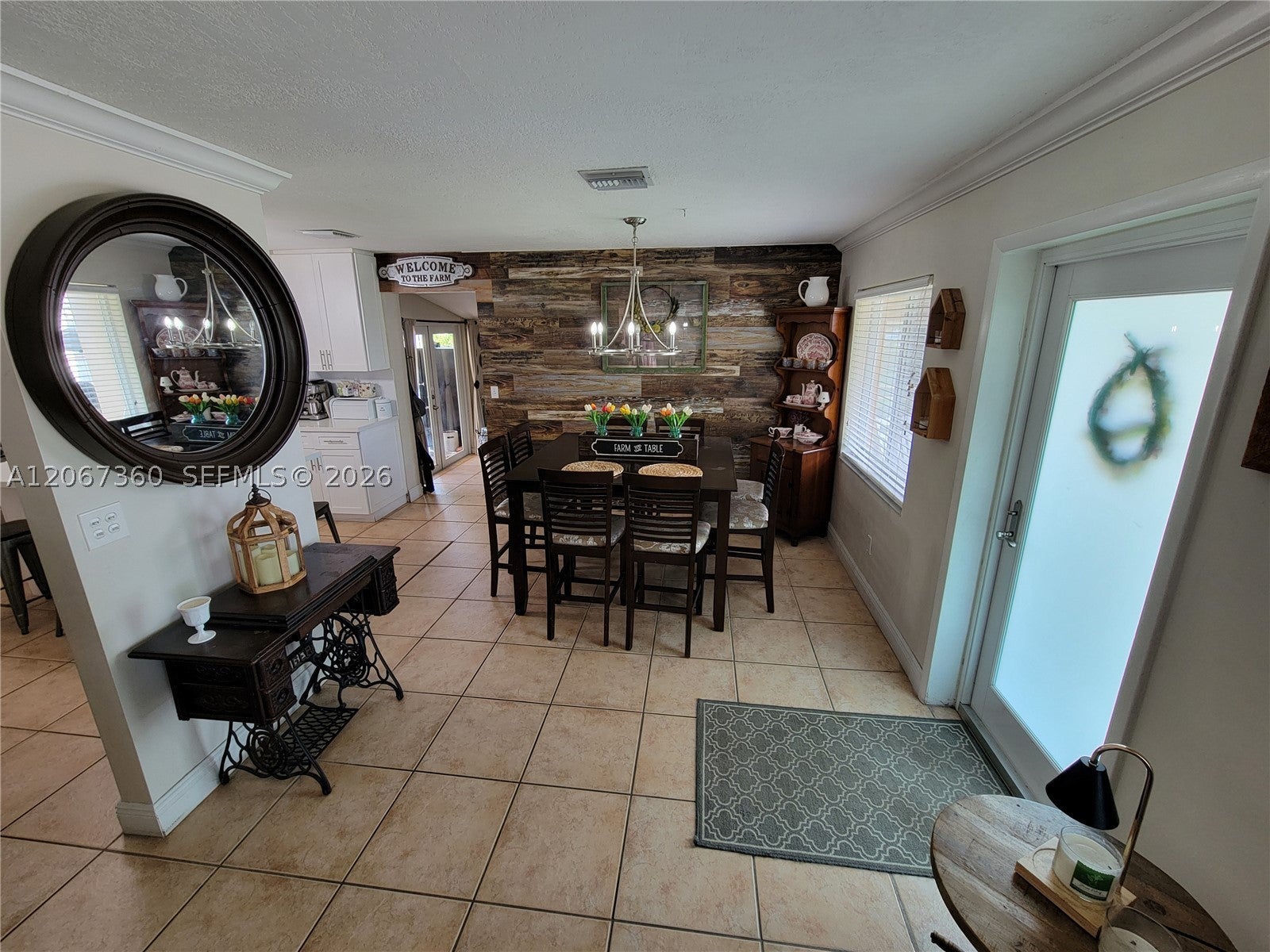 1316 W 61st Pl, Hialeah FL 33012