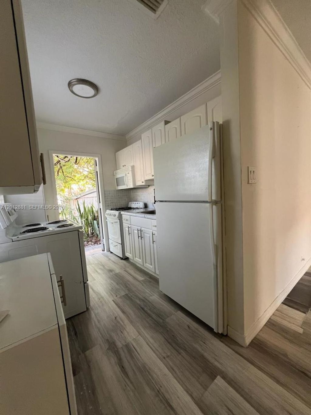 Photo of 915 N 19th Ave, Hollywood, FL 33020 (MLS # A12012881)