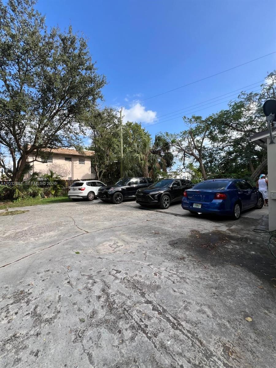 HOLLYWOOD LAWNS - Residential Income