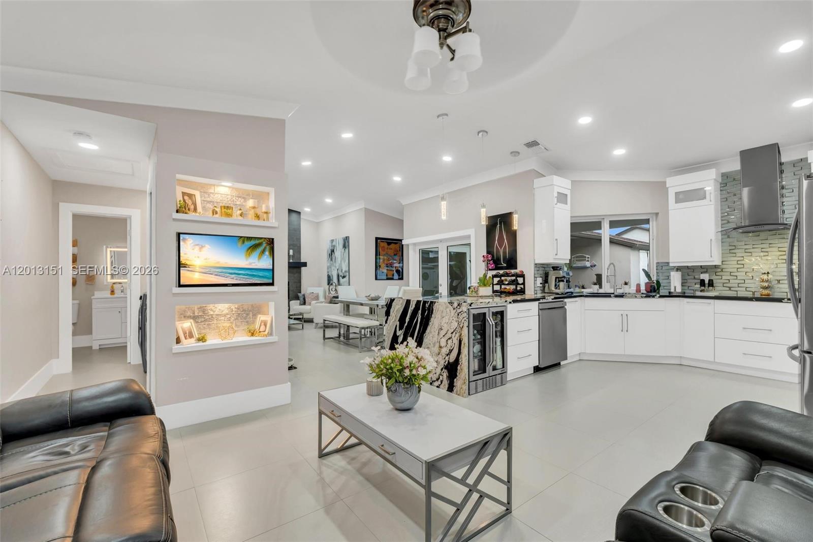 SOUTH MIAMI LAKES - Residential