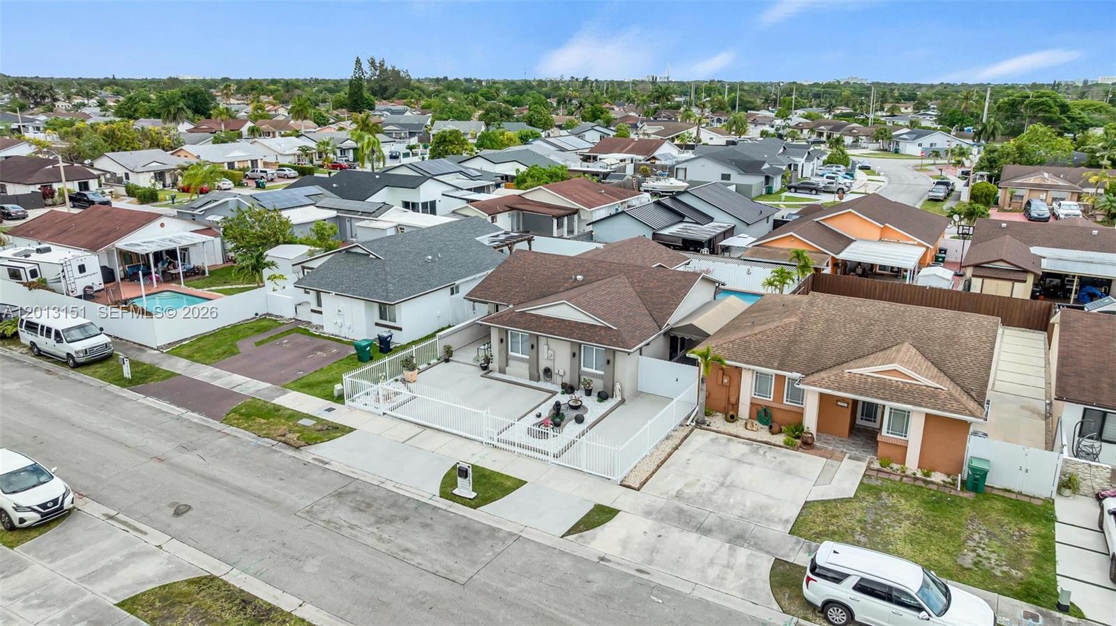 SOUTH MIAMI LAKES - Residential